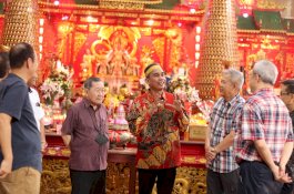 Rudianto Lallo Kunjungi Klenteng Xian Ma Makassar Jelang Cap Go Meh