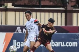 Babak Pertama Arema 0-0 PSM: Singo Edan Bermain 10 Orang