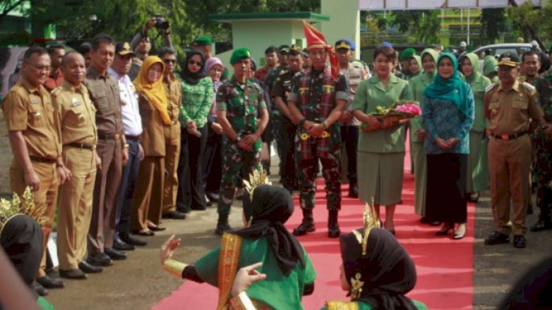 Penyambutan Pangdam XIV/Hasanuddin, Mayjen TNI Totok Imam Santoso, di Makodim 1425/Jeneponto, Kabupaten Jeneponto, Senin (6/2/2023).