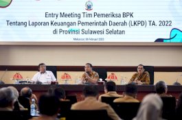 Gubernur Andi Sudirman Buka Entry Meeting BPK