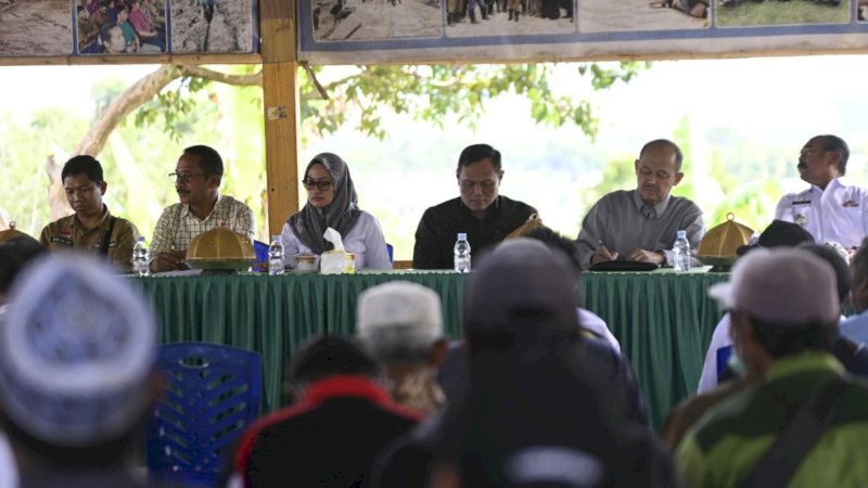 Sosialisasi terkait Bank Tanah oleh Kementerian Agraria dan Tata Ruang (ATR)/Badan Pertanahan Nasional (BPN) di Kecamatan Seko, Kabupaten Luwu Utara (Lutra), Sulawesi Selatan (Sulsel), Rabu (8/2/2023).