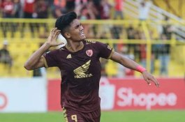 Pluim Cetak Dua Gol, PSM Makassar Menang Telak 4-1 Atas Barito Putera