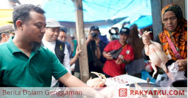 Gubernur Sulsel Ajak Gerakkan Ekonomi Pasar Tradisional, Borong Dagangan di Pasar Malino