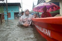BPBD Sulsel Turun Evakusi Warga Terdampak Banjir, 10 Perahu Disebar di Makassar