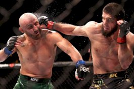 Islam Makhachev Diejek Khabib Nurmagomedov Usai Kalahkan Volkanovski, Disebut Sudah Tua