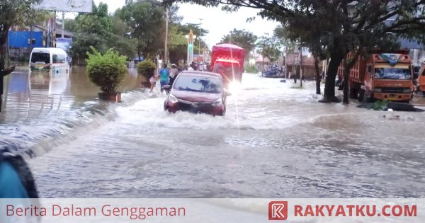 Pangkep Dikepung Banjir, Jalan Trans Sulawesi Lumpuh Total