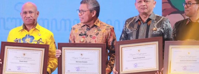 Kado HUT Parepare, Taufan Pawe Raih Penghargaan Kemendikbudristek