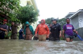 Wali Kota Makassar Bawa Sembako hingga Air Bersih ke Lokasi Pengungsi Banjir