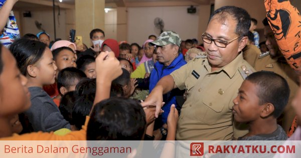 Danny Pomanto Bersama Indomaret Salurkan Bantuan di Alauddin