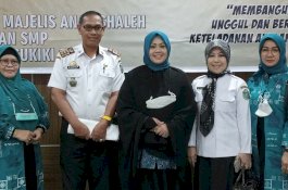 Erna Rasyid Kukuhkan Dewan Pengurus Majelis Anak Saleh Kecamatan Bacukiki Barat