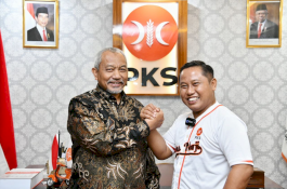 Komedian Narji Bertarung di Dapil Jateng Lewat PKS