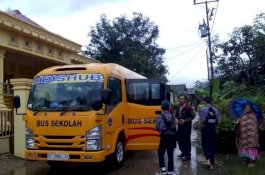 Bus Sekolah Darurat Mulai Beroperasi Antar Jemput Siswa Dusun Pesse Barru