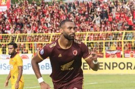 Babak Pertama Usai, PSM Makassar Imbang 1-1 dengan Persik Kediri