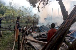 2 Rumah Terbakar di Barru, 1 Motor Ikut Hangus
