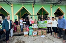 Santri Dukung Ganjar Sulsel Gercep Salurkan Bantuan untuk Korban Banjir Makassar