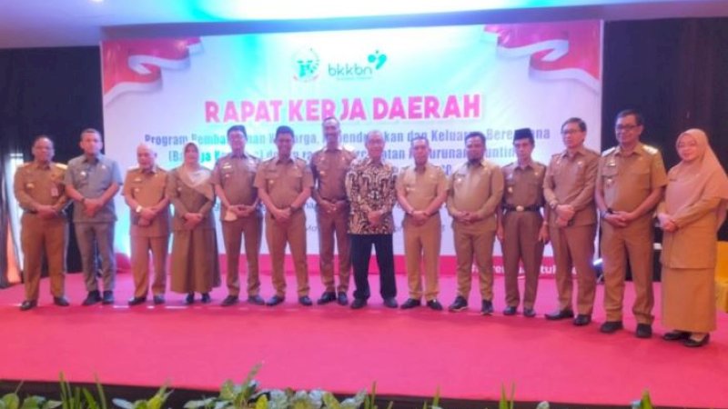 Rapat Kerja Daerah (Rakerda) Program Pembangunan Keluarga Kependudukan dan Keluarga Berencana (Bangga Kencana) di Swiss-Belhotel, Kota Makassar, Selasa (21/2/2023).