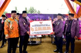 Andi Sudirman Hadiri 63 Tahun Kabupaten Enrekang, Serahkan Rp12 Miliar Bantuan Keuangan 