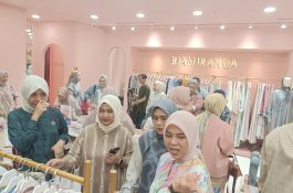 Ada yang Unik di Pembukaan Outlet ke-37 Riamiranda di TSM