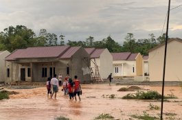 Banjir di Luwu Utara Rendam 20 Kios dan Jalan ke Kantor Bupati Terputus, Dibutuhkan Pekerjaan Pelebaran Saluran Air