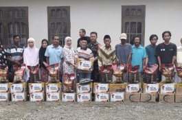 Pemprov Sulsel Salurkan Bantuan Logistik Korban Terdampak Angin Puting Beliung Bone