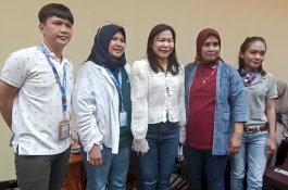 Menyambut HUT ke-41, PT WOM Finance Serahkan 500 kacamata kepada Anak Prasejahtera di Makassar