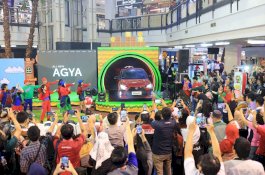 Kalla Toyota Gelar Public Display Lebaran SUPER SALE, yang Lagi Cari Kendaraan Harus ke Sini