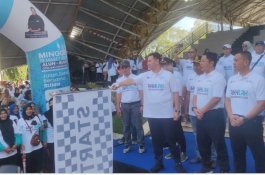 HUT ke-25 Kementerian BUMN, PT Semen Tonasa Jalan Sehat Bersama Warga Pangkep