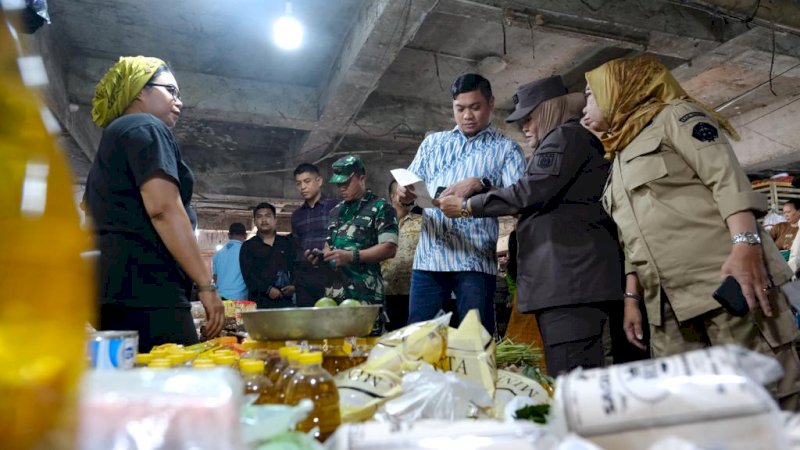 Bupati Gowa Cek Harga dan Stok Komoditas Jelang Ramadan di Pasar Tradisional