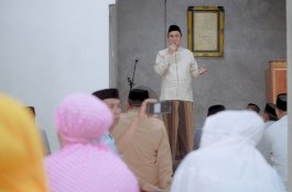 Tarawih Perdana Bupati Barru, Kunjungi Musala Baru di Padangloang