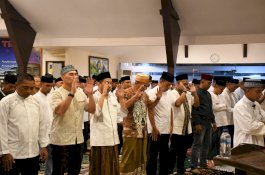 Rektor UIN Makassar Bersama Pangdam Hasanuddin Tanamkan Energi Positif Dalam Diri Prajurit