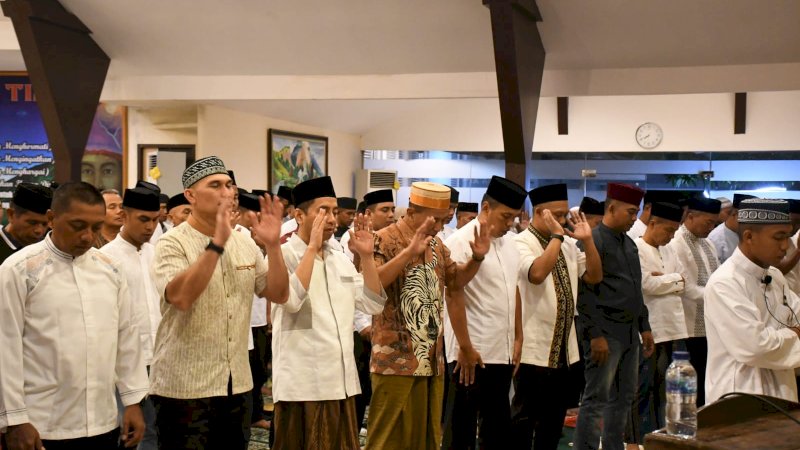 Rektor UIN Makassar Bersama Pangdam Hasanuddin Tanamkan Energi Positif Dalam Diri Prajurit