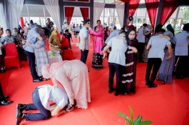 Suasana Haru Selimuti Acara Pengambilan Sumpah 10 PNS Rutan Pangkajene 