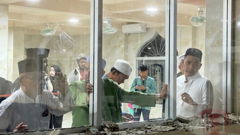 Kubah Ambruk, Rudianto Lallo Langsung Kunjungi Masjid Ittifaqul Jamaah