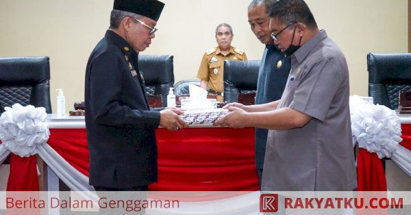 Taufan Pawe Serahkan LKPj 2022 ke Pimpinan DPRD