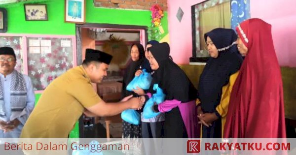 Silaturahmi di Longwis, Diskominfo Makassar Salurkan Bantuan Paket Sembako ke Warga