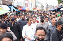Presiden Jokowi Blusukan Ramadhan di Makassar Didampingi Danny Pomanto