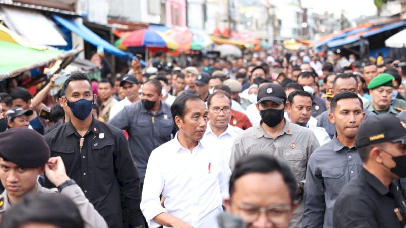 Presiden Jokowi Blusukan Ramadhan di Makassar Didampingi Danny Pomanto 