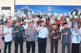 Wakapolres Wajo Hadiri Penyerahan Sertifikat Gratis Untuk Masyarakat