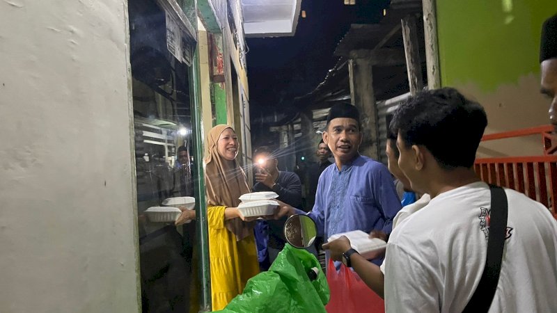 Rudianto Lallo Kembali Gelar Gerebek Sahur, Bagikan Makanan di Lorong-lorong Tamamaung 
