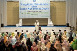 PKK Kota Makassar Gelar Pengajian Ramadan bersama Syekh Muhammad Jaber