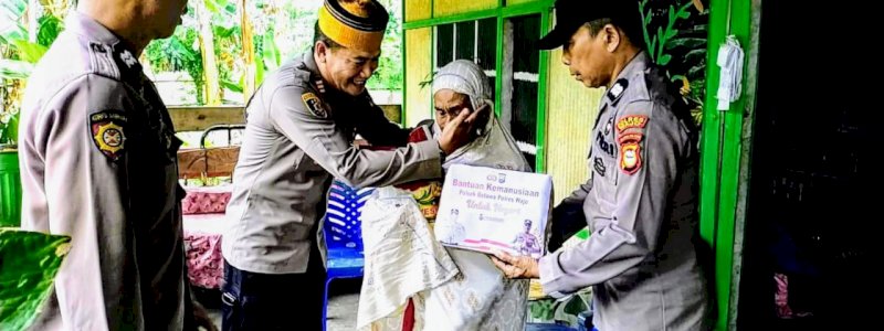 Polsek Belawa Serahkan Bantuan Kemanusiaan Kepada Masyarakat 