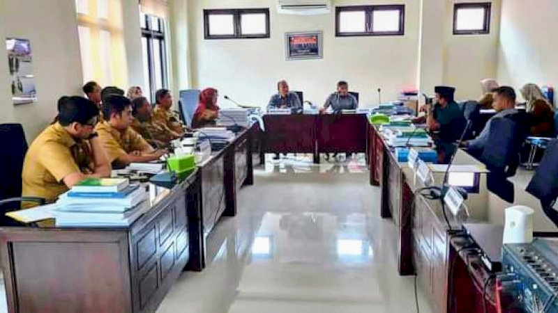 Komisi III DPRD Wajo Raker dengan Mitra Kerja Bahas LKPJ Bupati Tahun 2022 