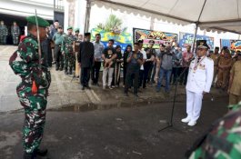Wali Kota Makassar Pimpin Pelepasan dan Persemayaman Mendiang Rapsel Ali secara Militer