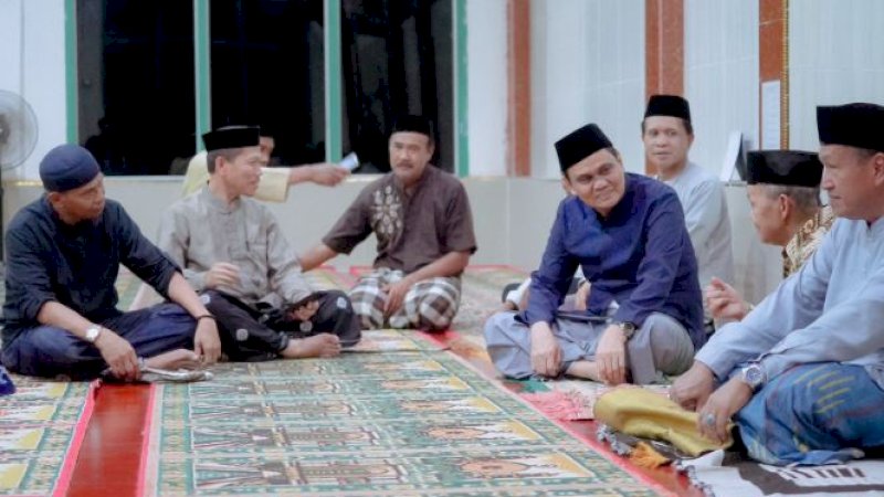 Safari Ramadan 1444 H/2023 M Pemerintah Kabupaten (Pemkab) Barru di Masjid Al Anfaaq di wilayah Doi-Doi, Kecamatan Pujananting, Kabupaten Barru, Sulsel, Senin (10/4/2023).