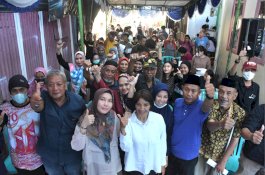 Hj Rezki Sosialisasi Perda Pendampingan Hukum Bagi Masyarakat Menengah ke Bawah