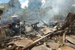 Satu Rumah Warga Ludes Dilalap Api, Pemilik Sedih Sebentar Lagi Lebaran