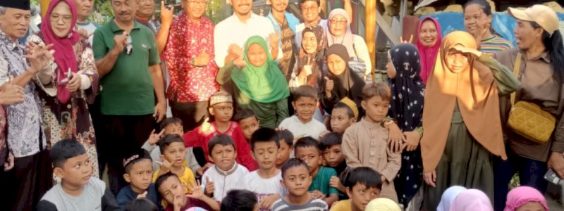 Tebar Keberkahan dan Keceriaan di Bulan Ramadan, Massikola Bagi-bagi Takjil ke Warga 