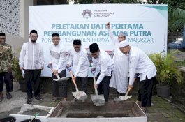 Peletakan Batu Pertama, Wali Kota Makassar Janji Bantu Pembangunan Asrama Baru Ponpes Hidayatullah