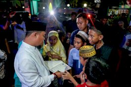 Gubernur Sulsel Laksanakan Salat Tarawih Berjamaah di Masjid Agung Takalar
