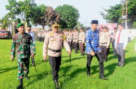 Bersama Kapolres, Wabup Wajo Pimpin Apel Gelar Pasukan Operasi Ketupat 2023